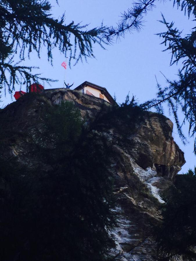 Edelweiss Mountain Guest House - 1 Hour Hike Up From Zermatt Station - On Hiking Trail - No Transport المظهر الخارجي الصورة