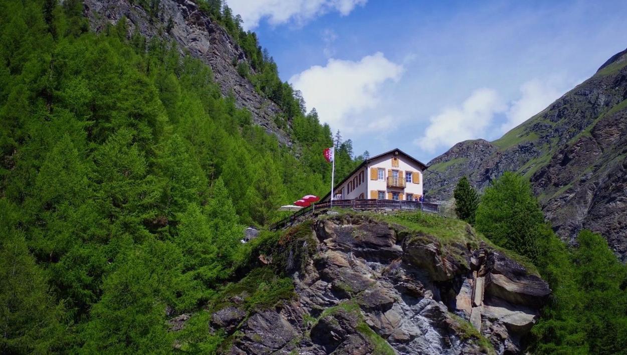 Edelweiss Mountain Guest House - 1 Hour Hike Up From Zermatt Station - On Hiking Trail - No Transport المظهر الخارجي الصورة
