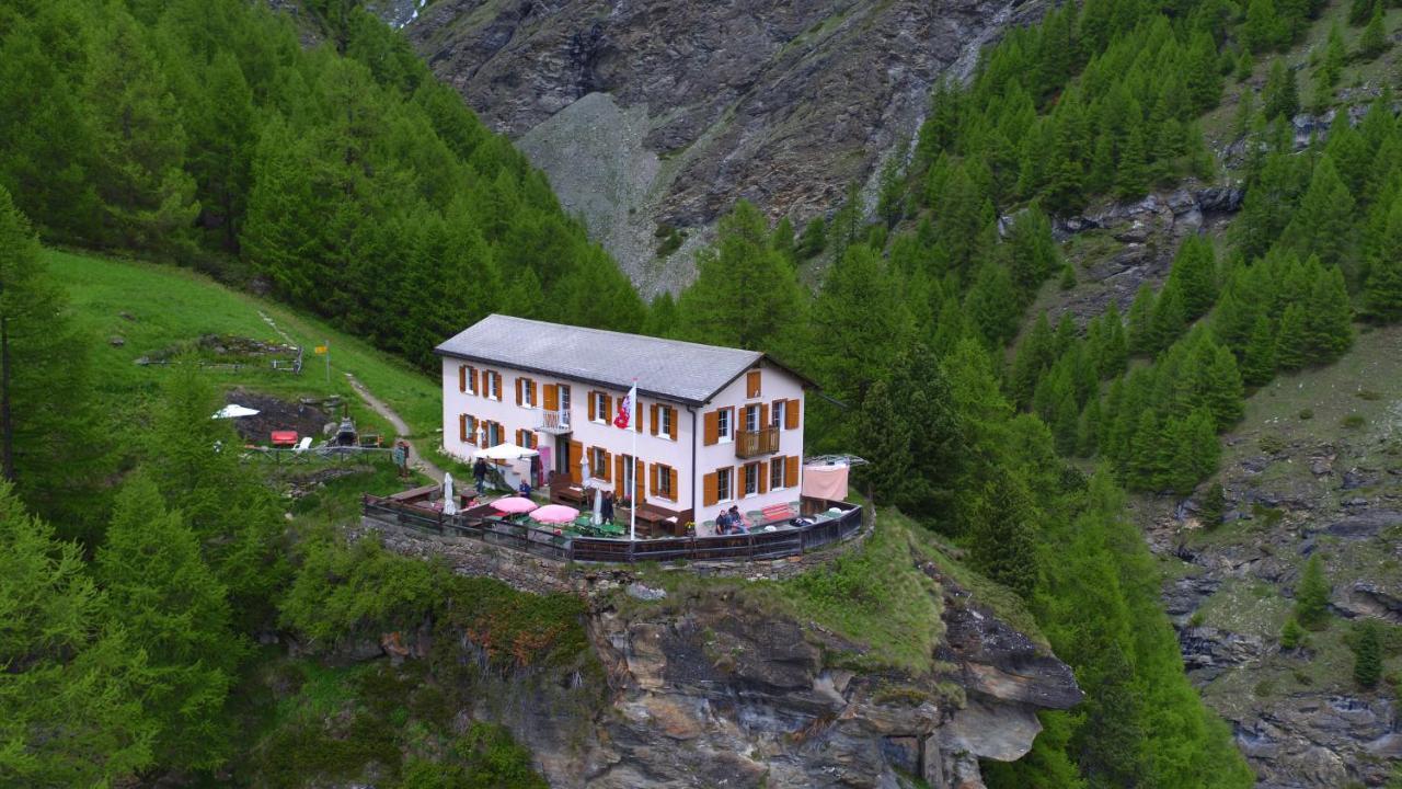 Edelweiss Mountain Guest House - 1 Hour Hike Up From Zermatt Station - On Hiking Trail - No Transport المظهر الخارجي الصورة