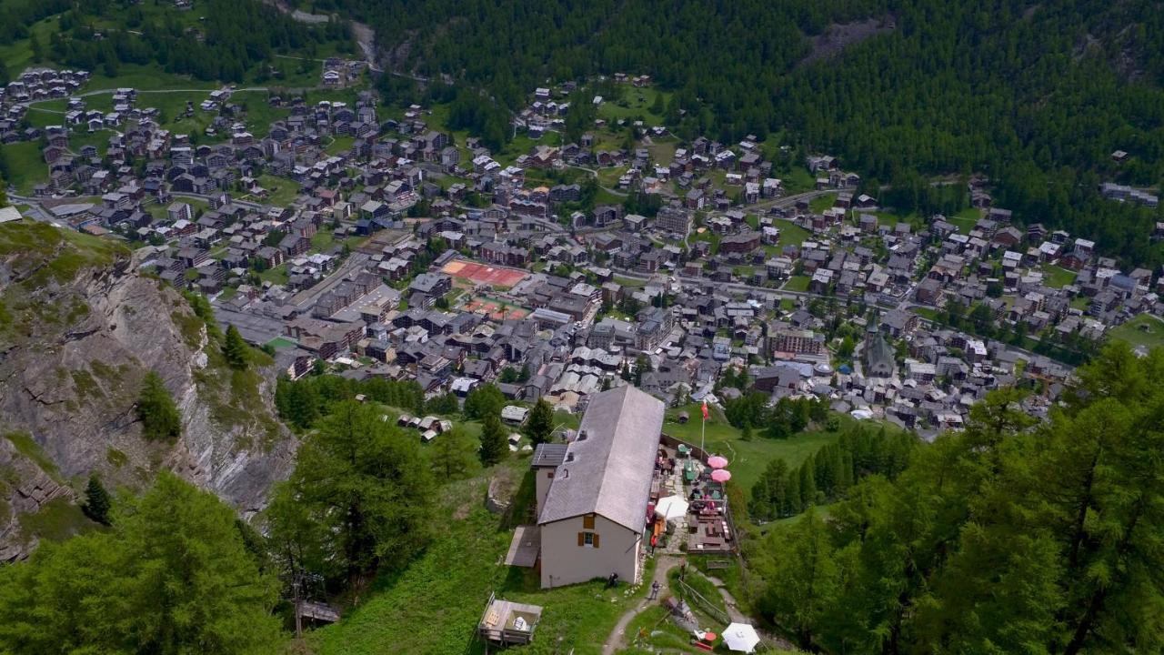 Edelweiss Mountain Guest House - 1 Hour Hike Up From Zermatt Station - On Hiking Trail - No Transport المظهر الخارجي الصورة