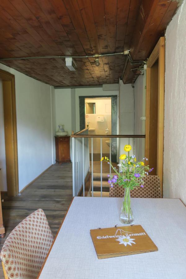 Edelweiss Mountain Guest House - 1 Hour Hike Up From Zermatt Station - On Hiking Trail - No Transport المظهر الخارجي الصورة